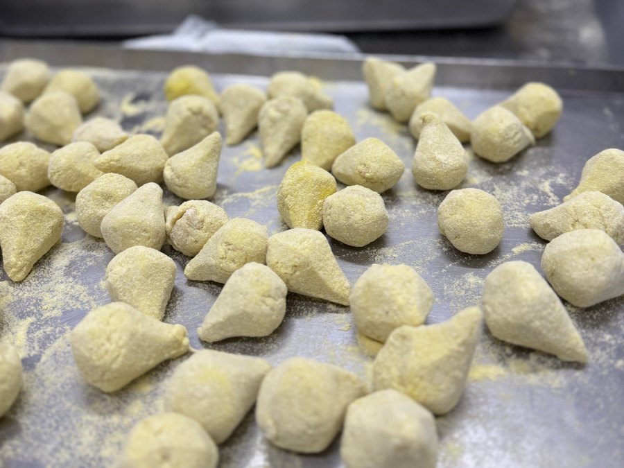 Coxinhas feitas à mão