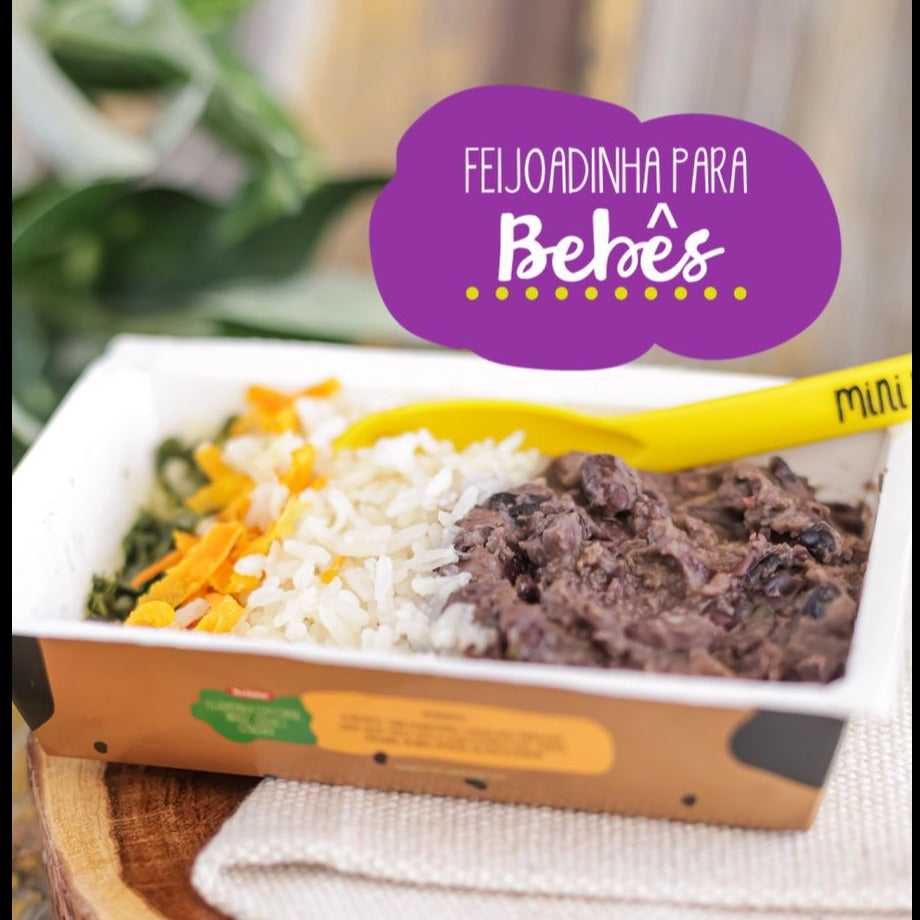 Feijoadinha com arroz, farofa, cenoura e couve